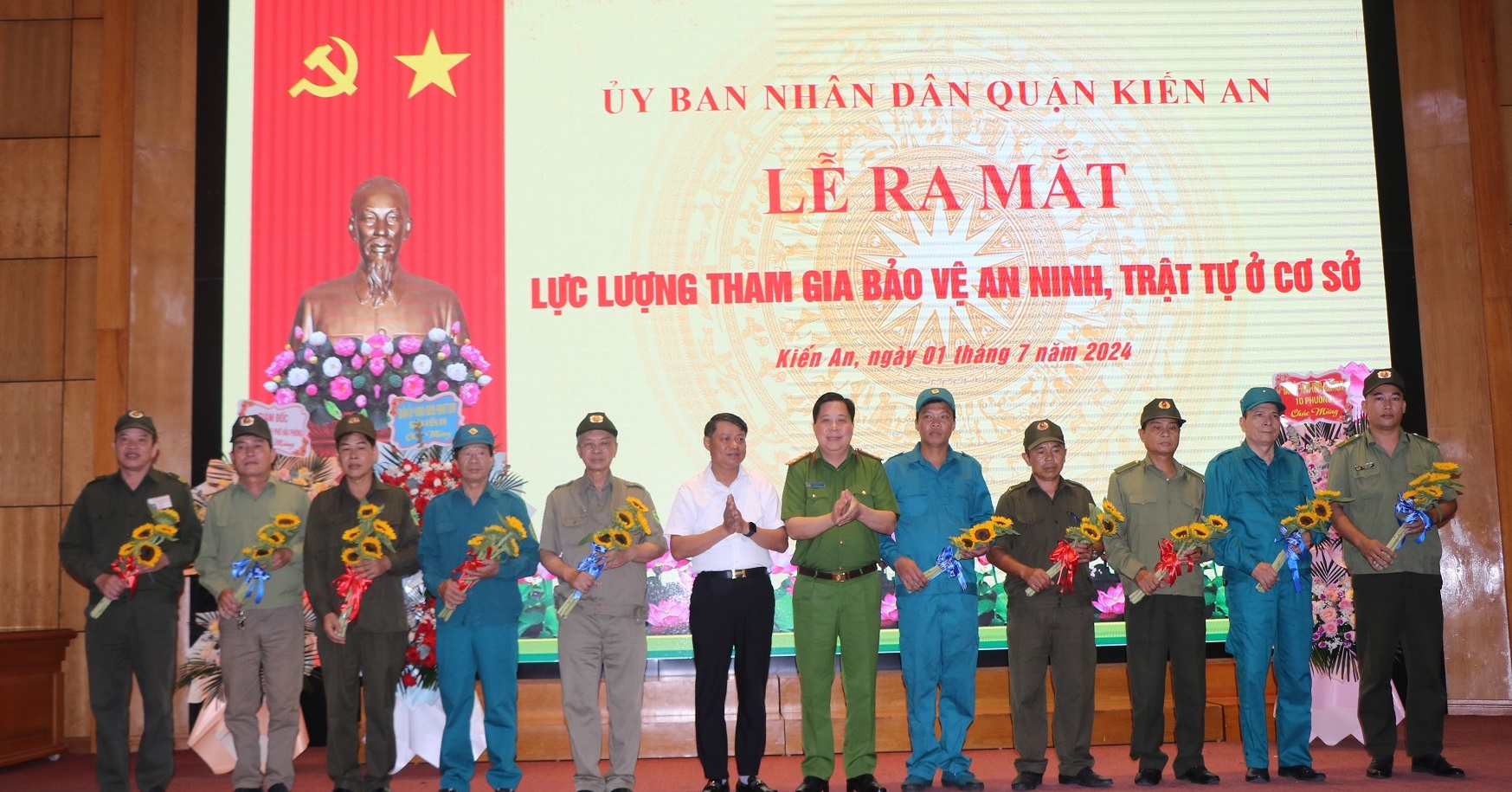 Quận Kiến An: Ra mắt Lực lượng tham gia bảo vệ ANTT ở cơ sở